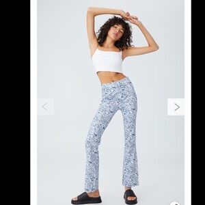 Printed Pattern Flare Pant Size Large